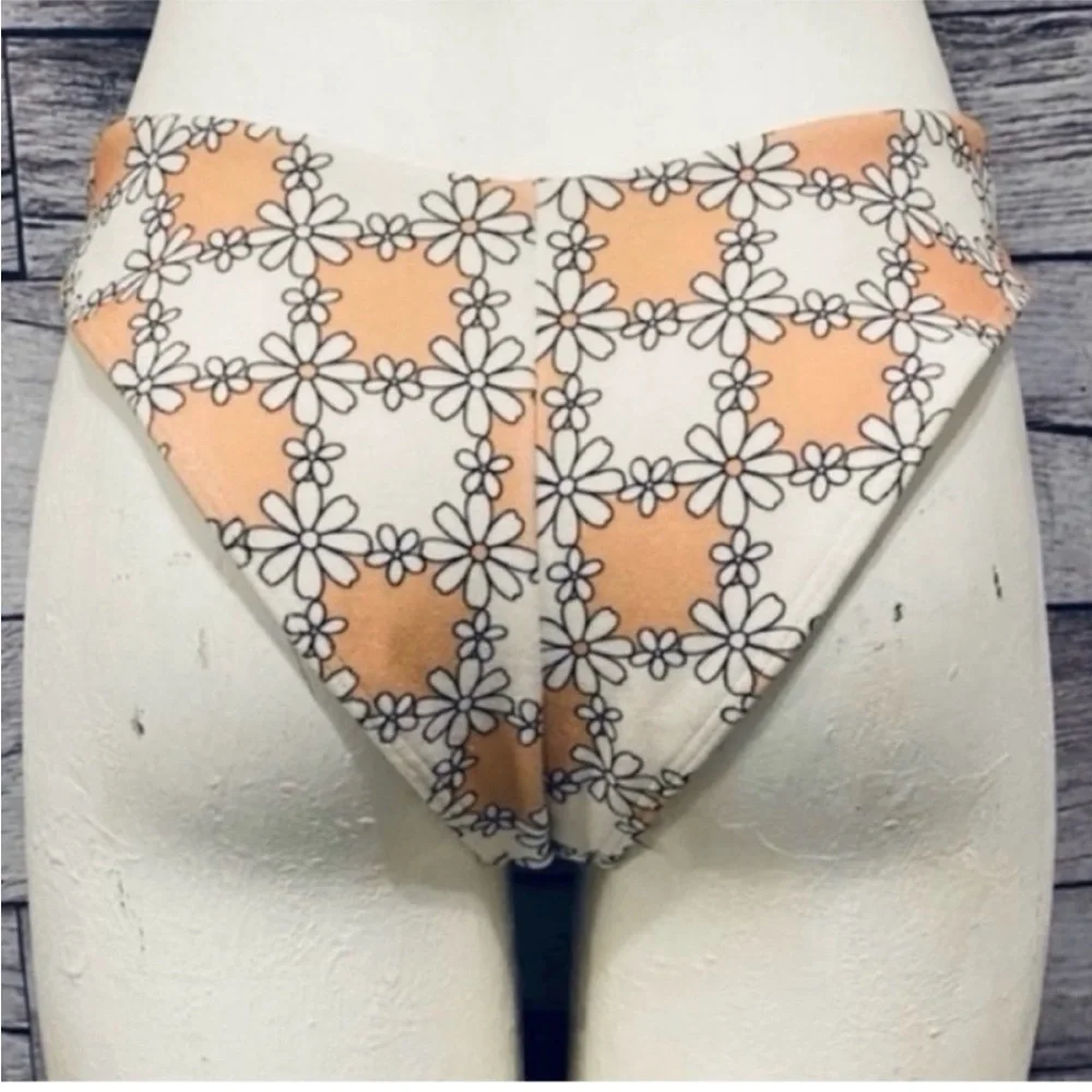 Frankie’s Bikinis Katrina Bottoms In Terry Nude Daisy NWT L